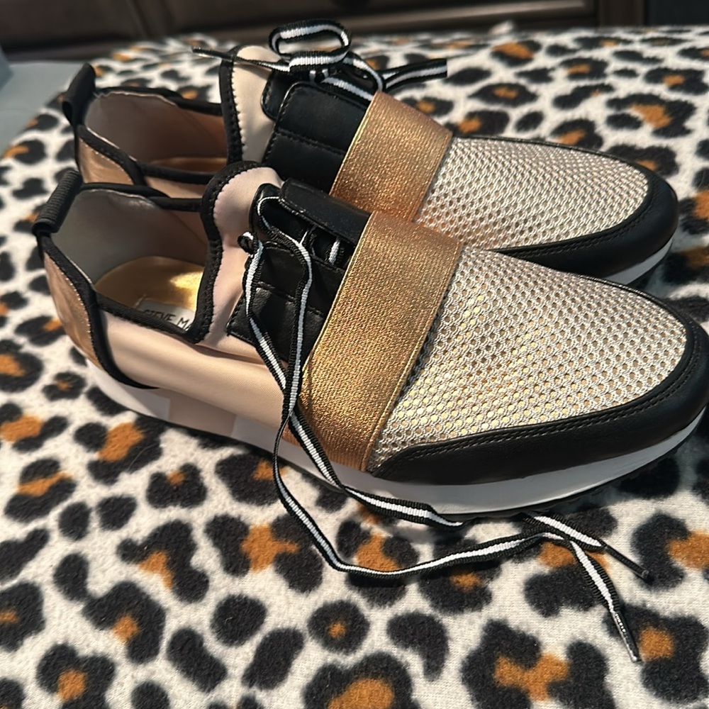 Steve Madden - Picture 3 of 7